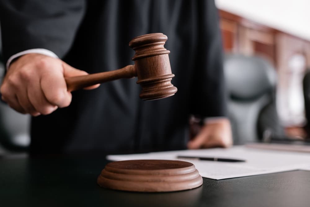 What are the possible penalties for robbery